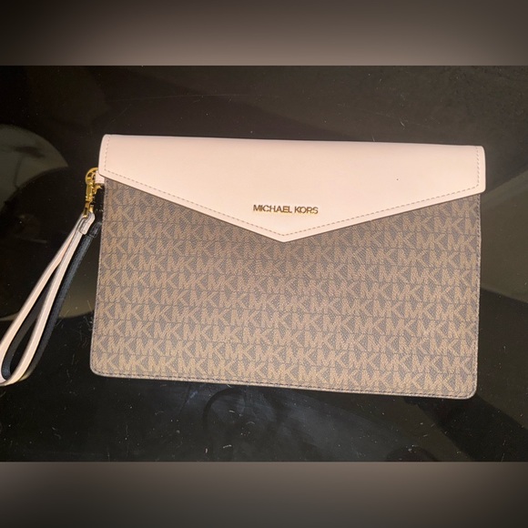 Michael Kors Wristlet Clutch - Picture 1 of 2